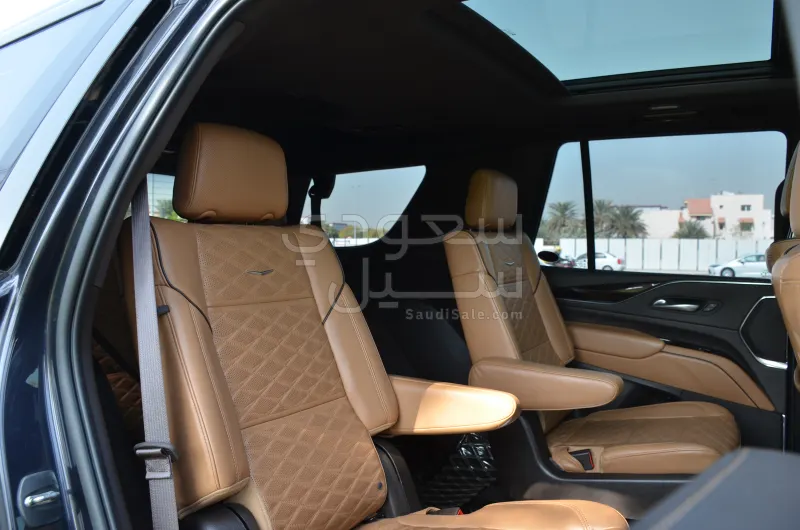 2022 كاديلاك اسكاليد بلاتينيوم