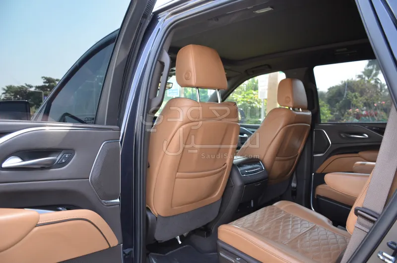 2022 كاديلاك اسكاليد بلاتينيوم