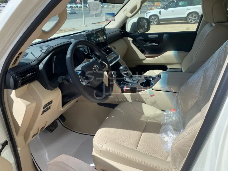 2026 تويوتا لاند كروزر جي اكس ار