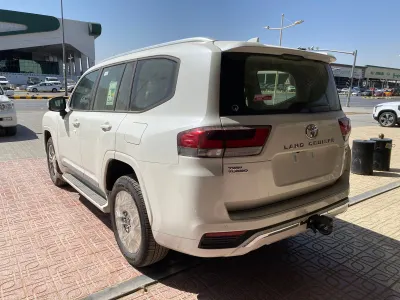 2026 تويوتا لاند كروزر جي اكس ار