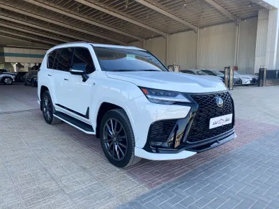 2024 لكزس إل إكس 600