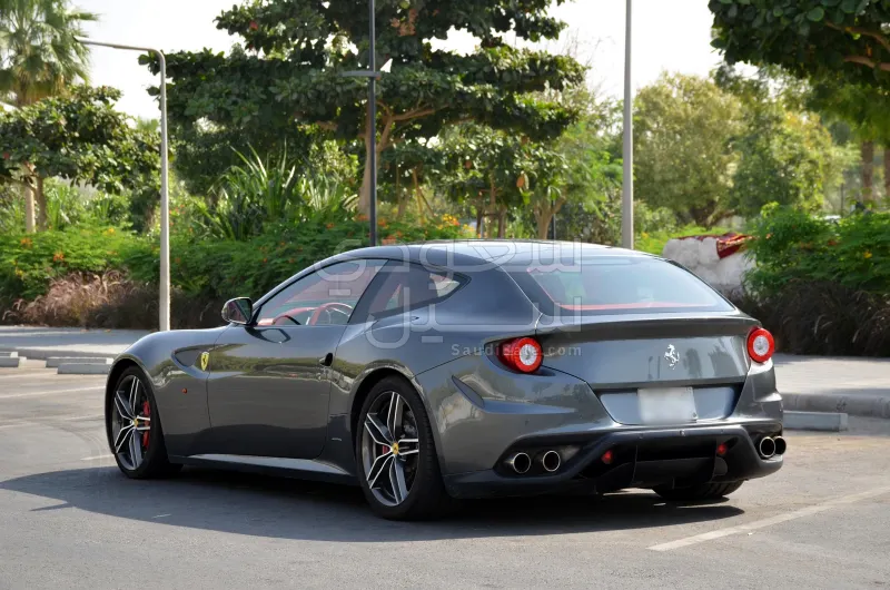 2014 فيراري اف اف