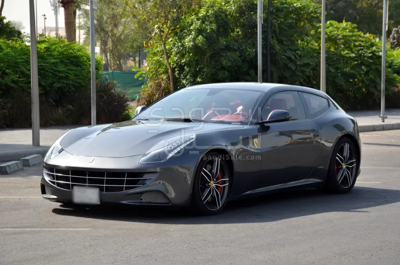 2014 فيراري اف اف