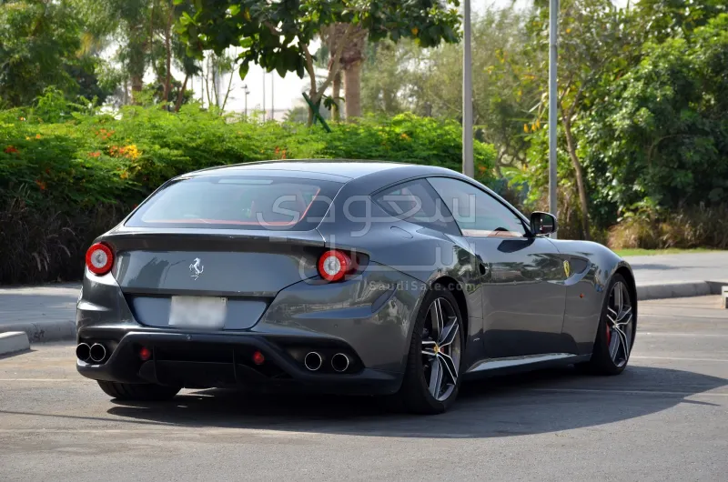 2014 فيراري اف اف