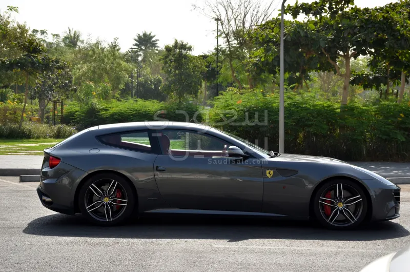 2014 فيراري اف اف