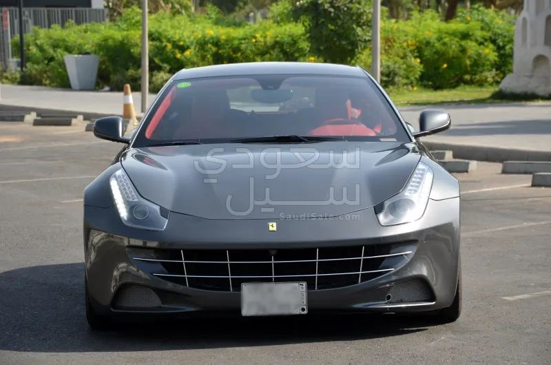 2014 فيراري اف اف