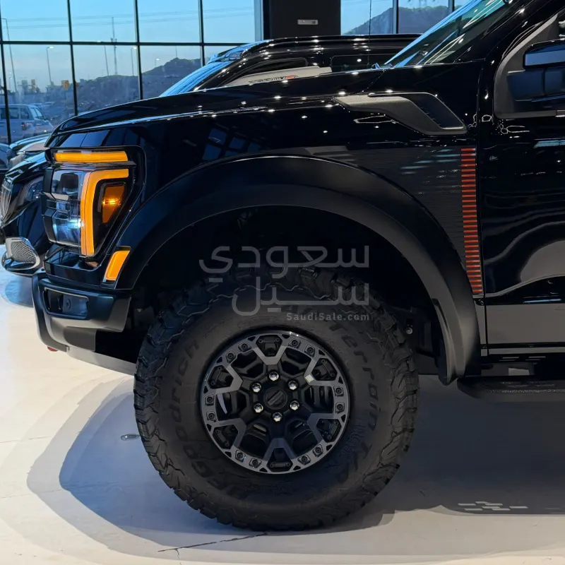 2025 فورد اف 150 رابتور ار