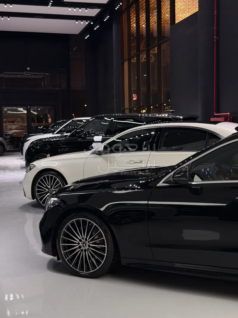 2025 مرسيدس - بنز سي 200 أي إم جي