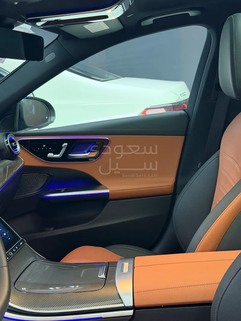 2025 مرسيدس - بنز سي 200 أي إم جي
