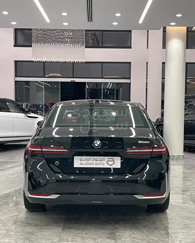 2026 بي ام دبليو الفئة الخامسة 520 أي