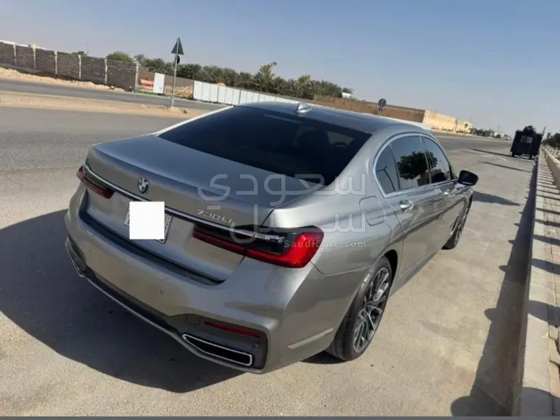 2021 بي ام دبليو الفئة السابعة 730 إل أي