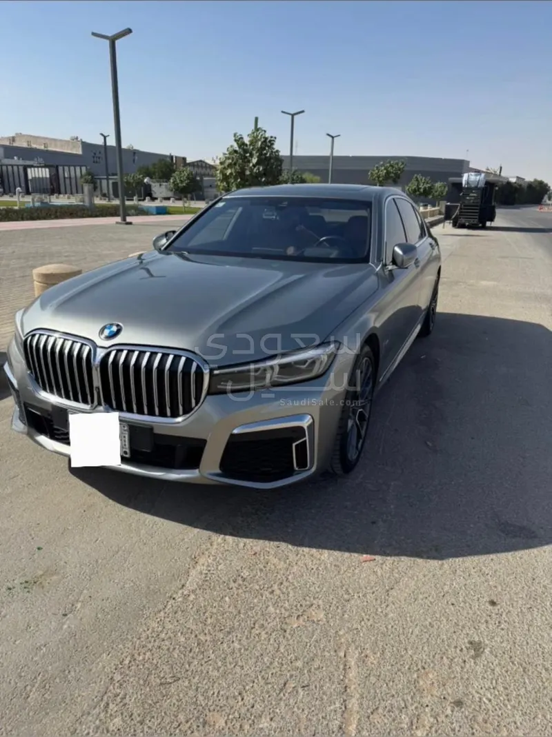 2021 بي ام دبليو الفئة السابعة 730 إل أي