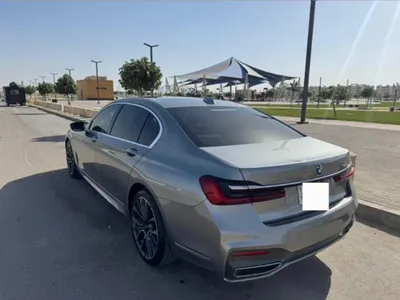 2021 بي ام دبليو الفئة السابعة 730 إل أي