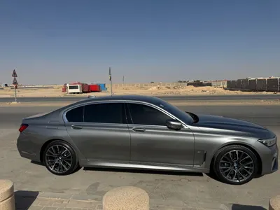 2021 بي ام دبليو الفئة السابعة 730 إل أي