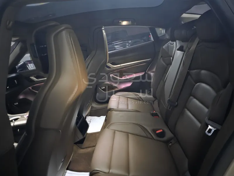 2022 بورش تايكان جي تي اس