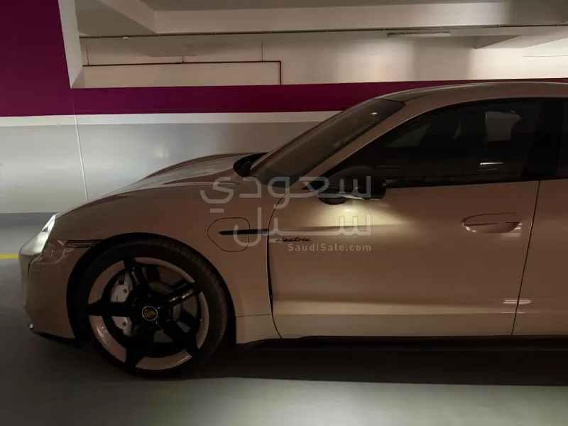 2023 Porsche Taycan GTS
