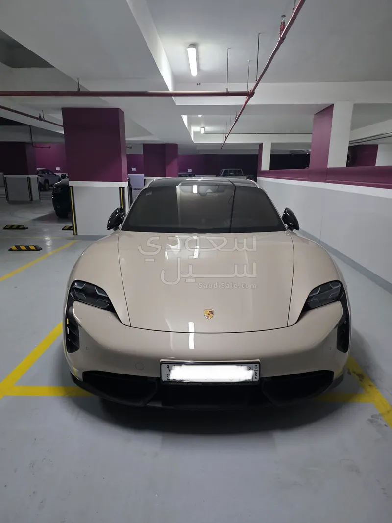 2022 بورش تايكان جي تي اس