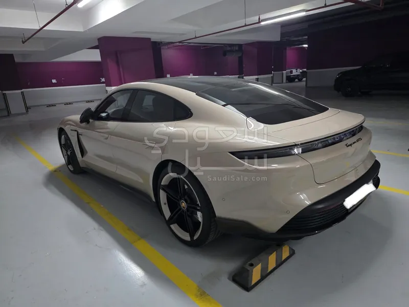 2023 Porsche Taycan GTS