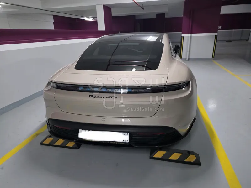 2022 بورش تايكان جي تي اس