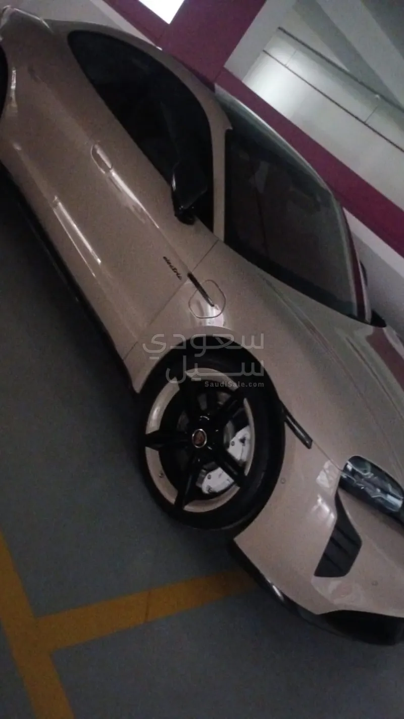 2023 Porsche Taycan GTS