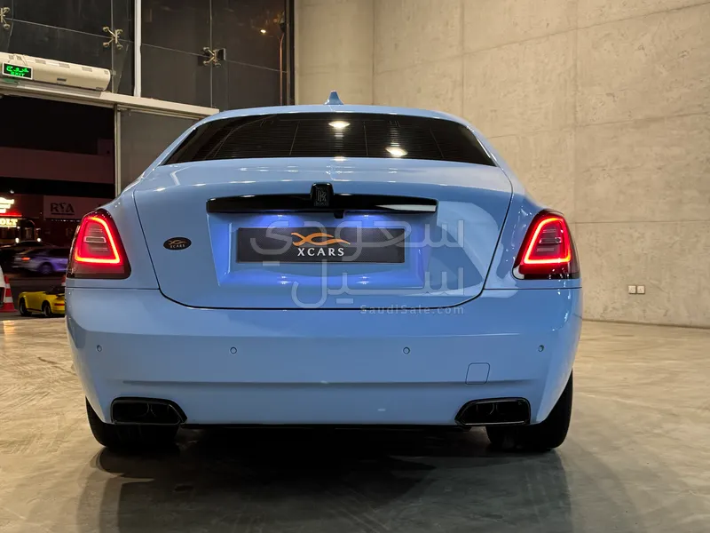 2024 رولز رويس قوست بلاك بادج