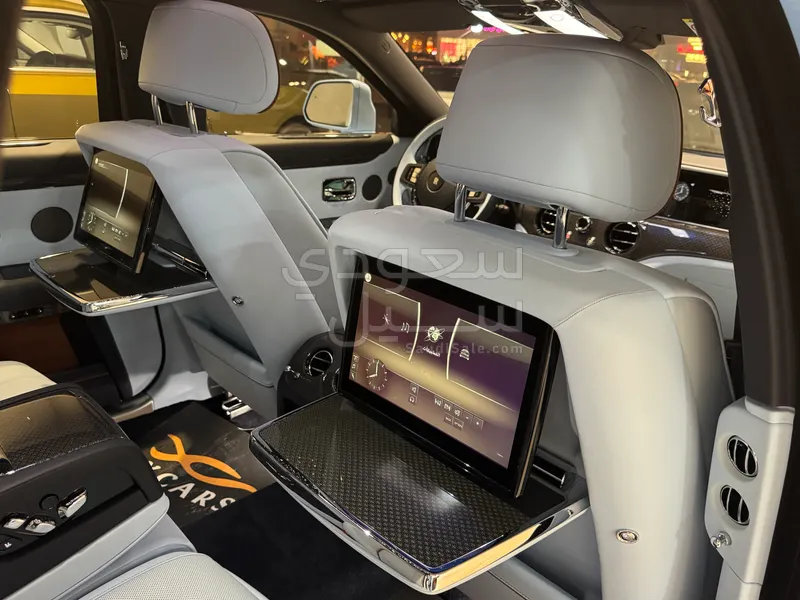 2024 رولز رويس قوست بلاك بادج