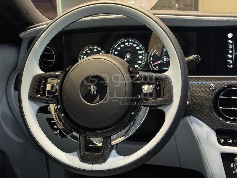 2024 رولز رويس قوست بلاك بادج