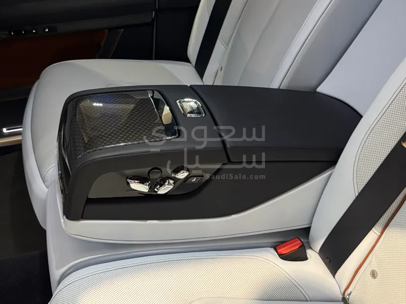 2024 رولز رويس قوست بلاك بادج