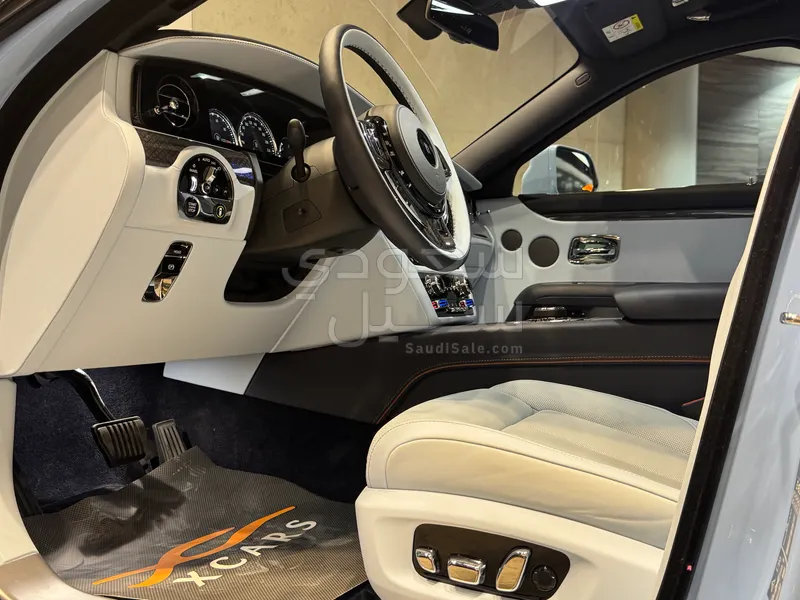 2024 رولز رويس قوست بلاك بادج