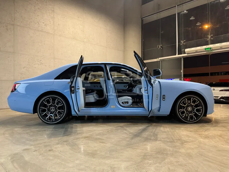 2024 رولز رويس قوست بلاك بادج