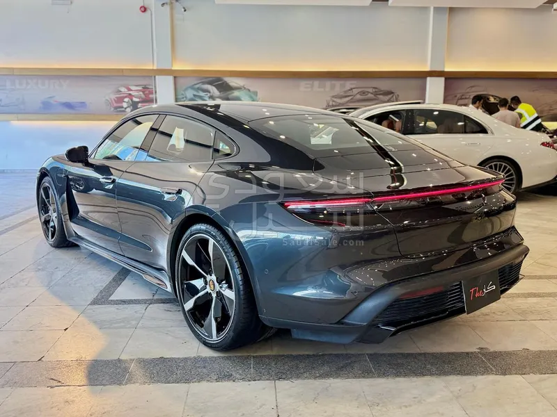 2023 بورش تايكان جي تي اس