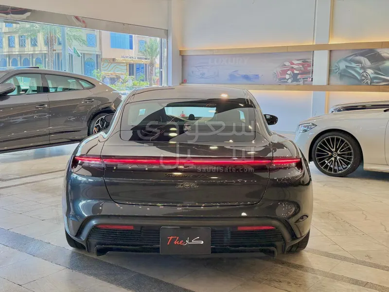 2023 بورش تايكان جي تي اس