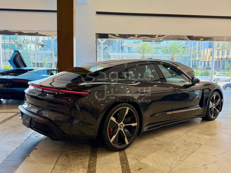 2023 بورش تايكان جي تي اس