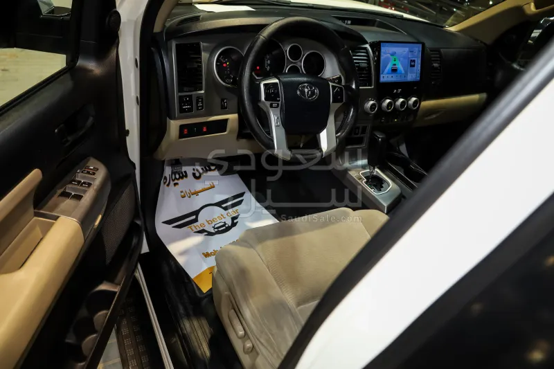 2015 تويوتا سكويا اس ار 5