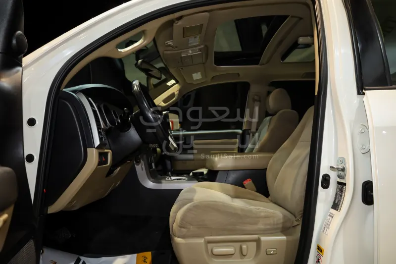 2015 تويوتا سكويا اس ار 5