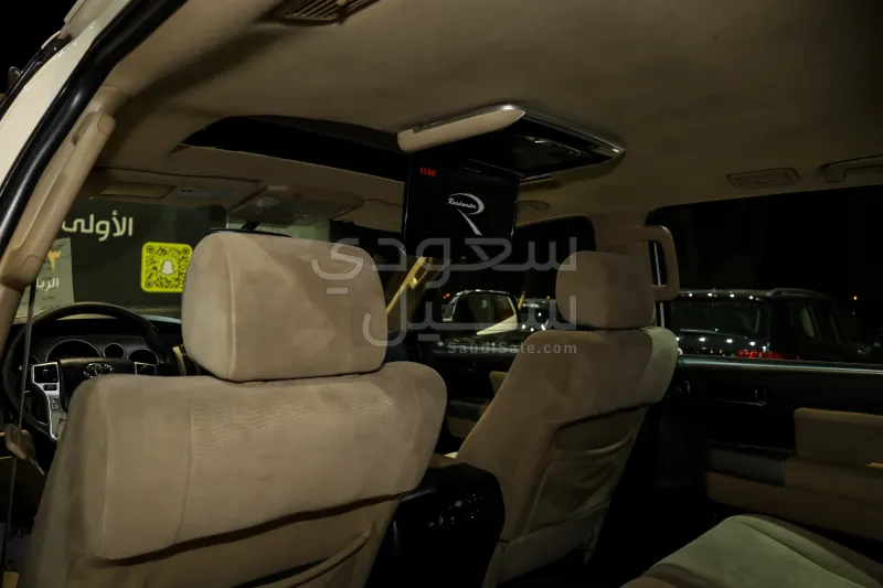 2015 تويوتا سكويا اس ار 5