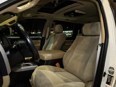 2015 تويوتا سكويا اس ار 5