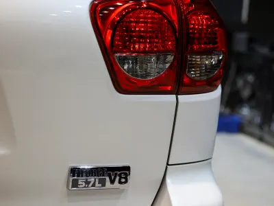 2015 تويوتا سكويا اس ار 5