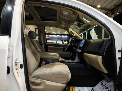 2015 تويوتا سكويا اس ار 5