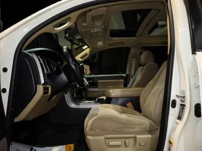 2015 تويوتا سكويا اس ار 5