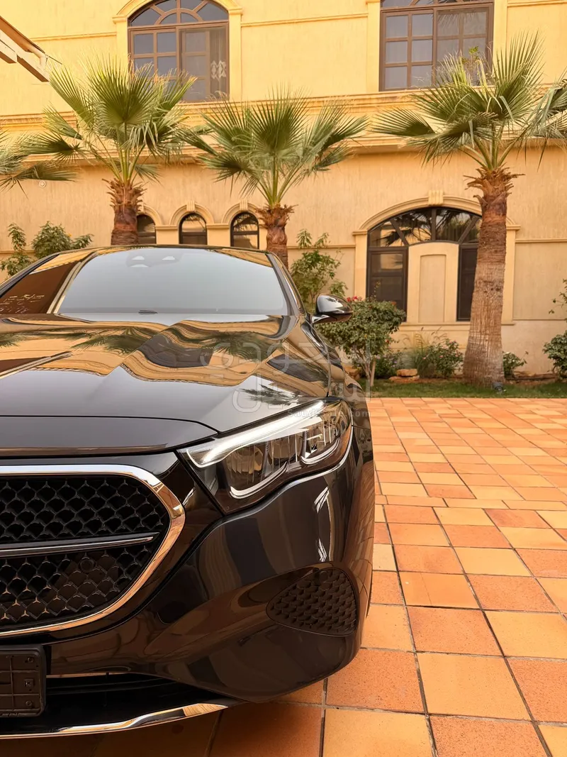 2025 مرسيدس - بنز إي 200