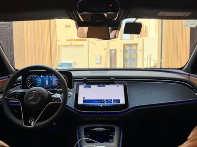 2025 مرسيدس - بنز إي 200
