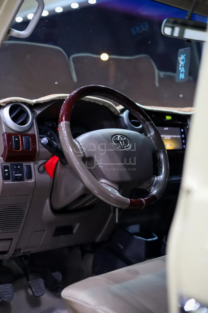 2015 تويوتا لاند كروزر شاص