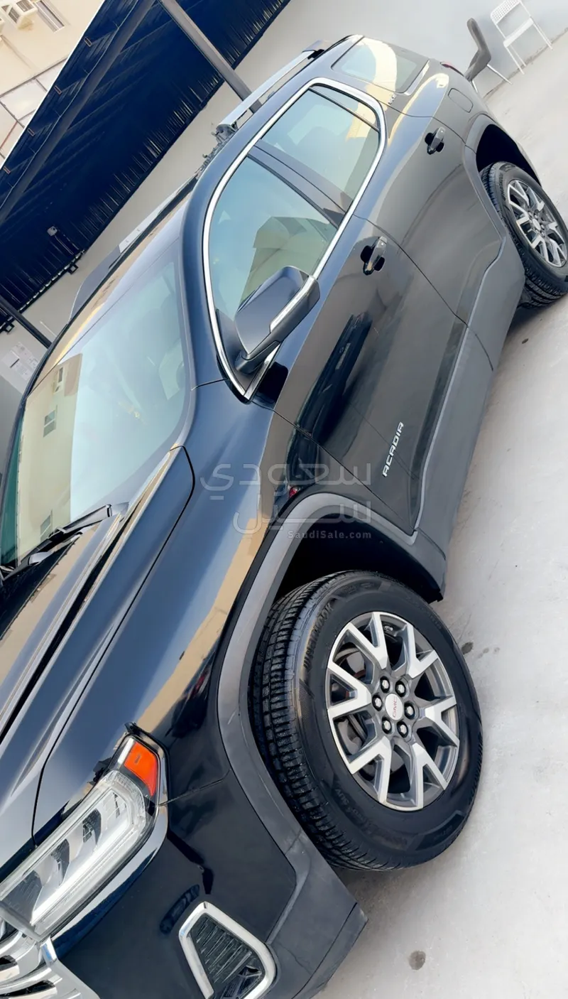 2020 جي ام سي اكاديا اس ال تي