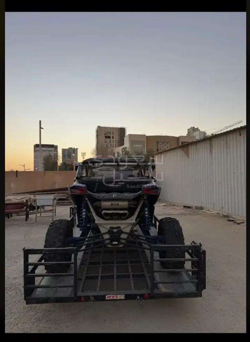 2022 كان-ام مافريك ماكس 1000