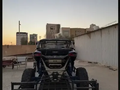 2022 كان-ام مافريك ماكس 1000