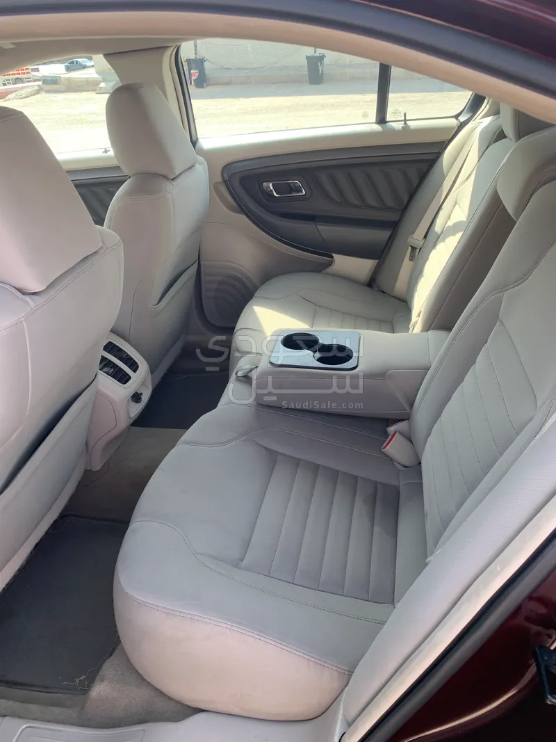 2011 فورد توروس