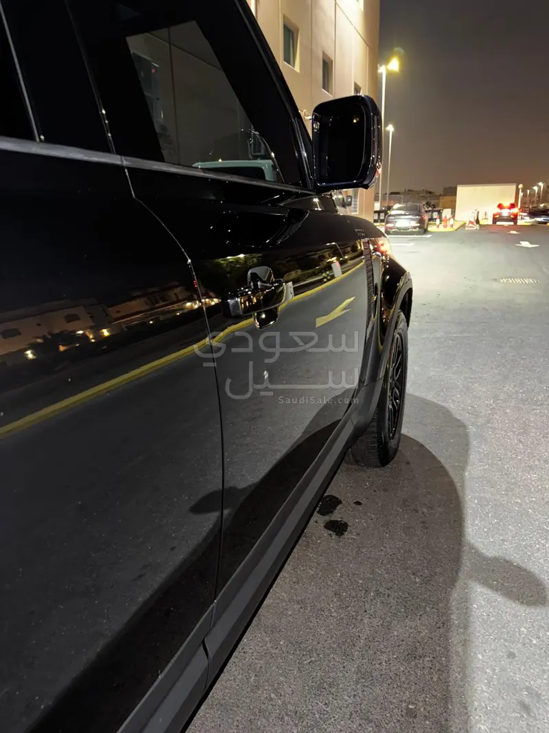 2022 لاند روفر ديفيندر 110