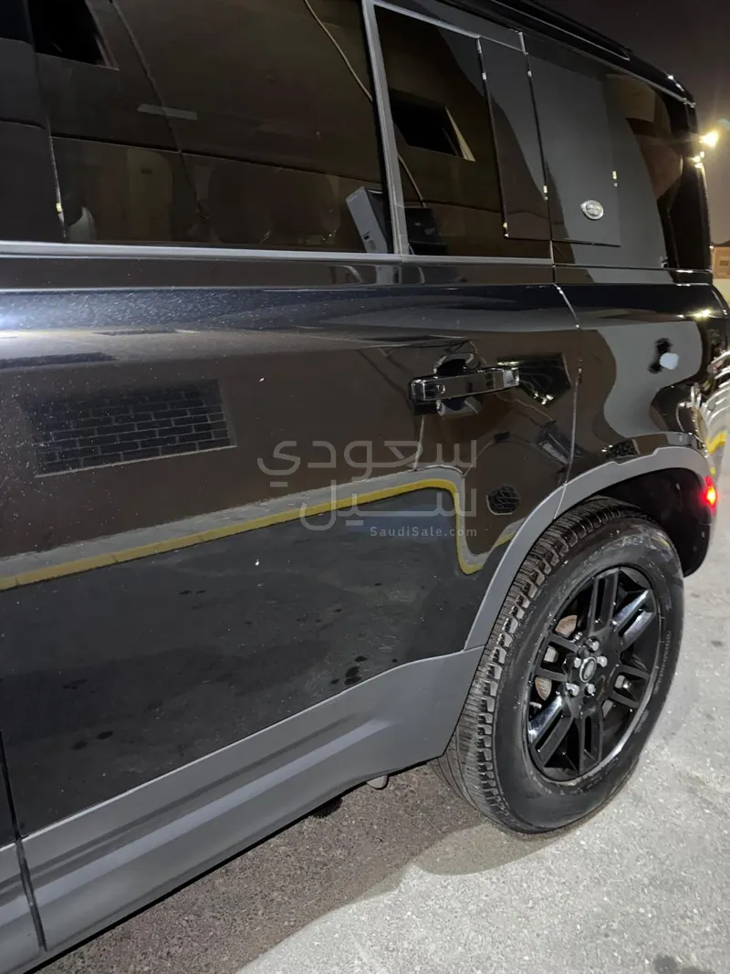 2022 لاند روفر ديفيندر 110