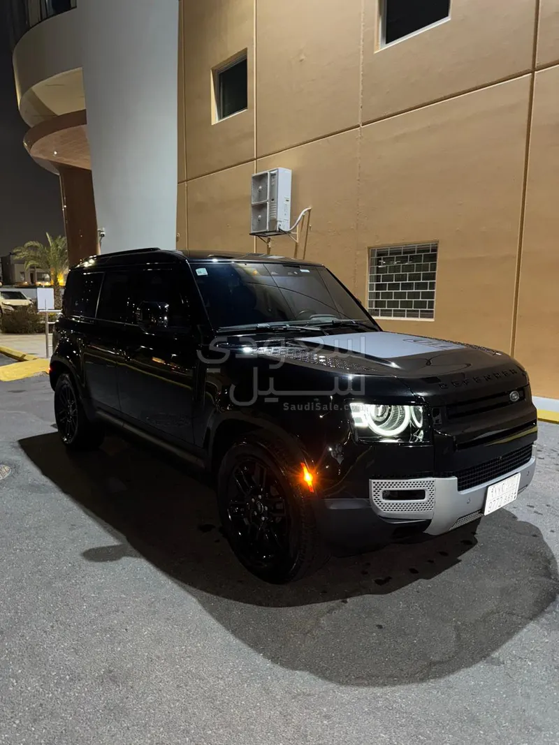2022 لاند روفر ديفيندر 110